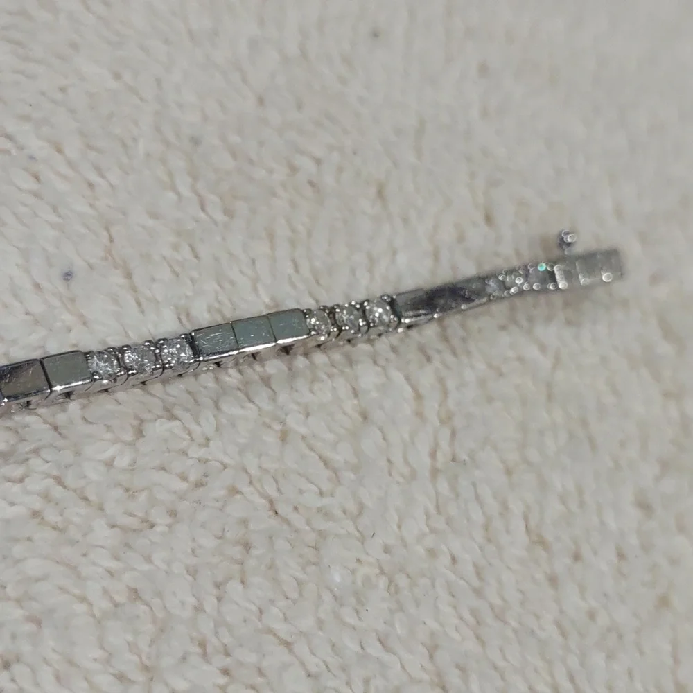 14 Kt White Gold Diamond Tennis Bracelet - Picture 4 of 10